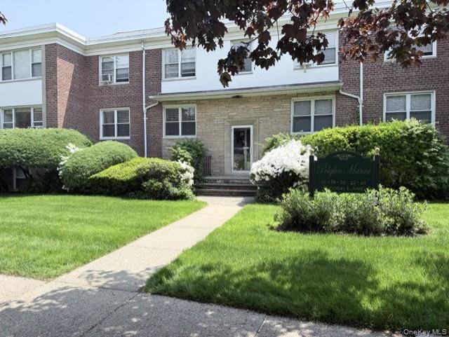 Large, beautifully renovated 2 bedroom, 1 bath unit on quiet, tree lin...
