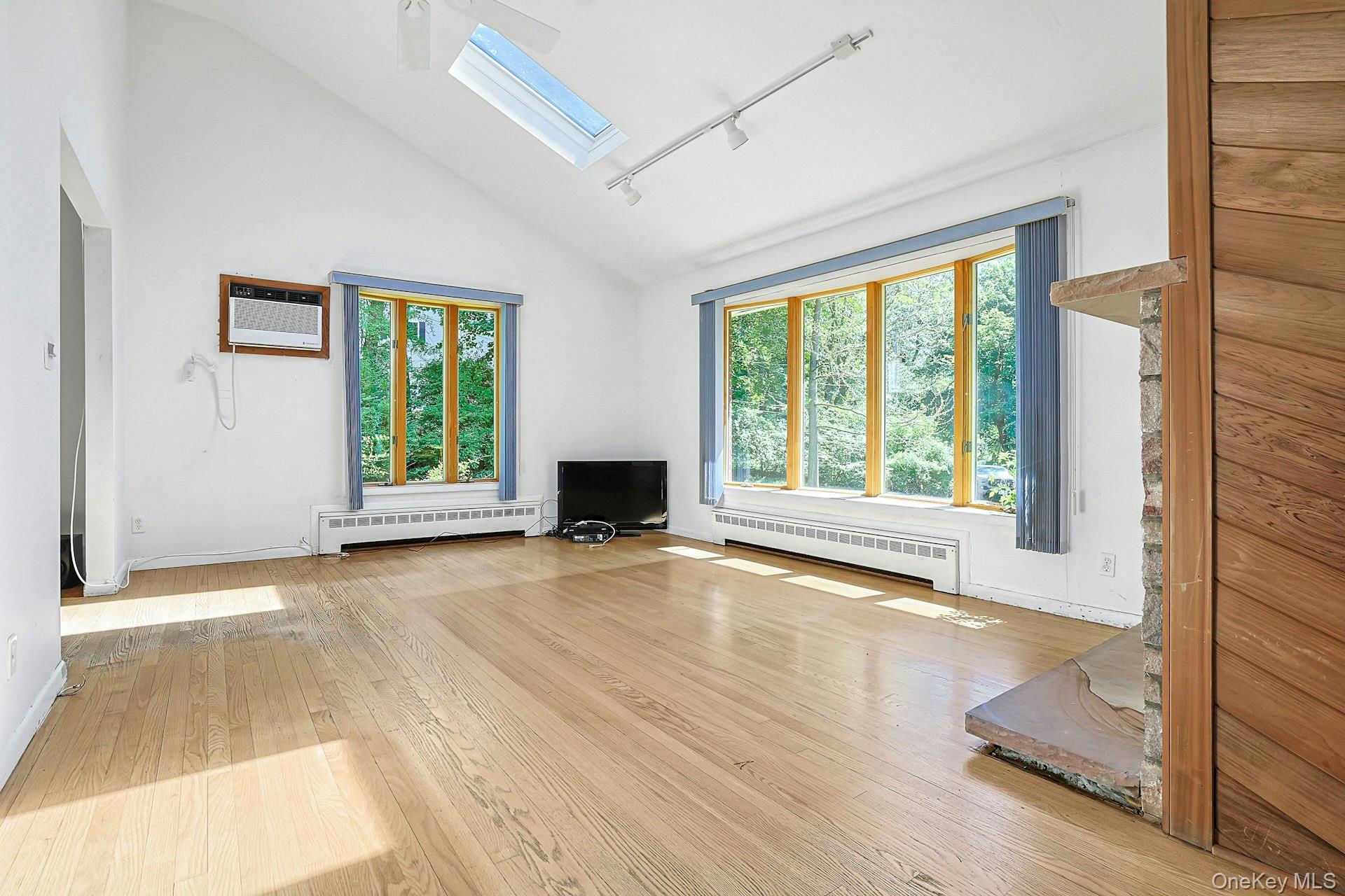 Photo 4 of this property