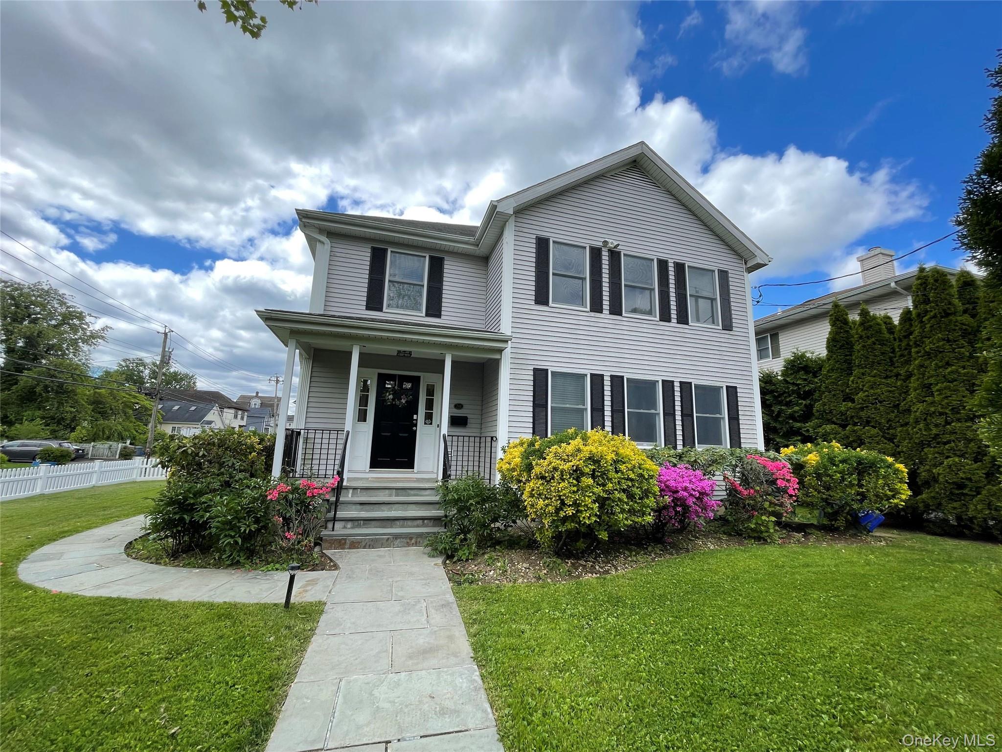 Very spacious renovated duplex with good flow, but feels like a single...