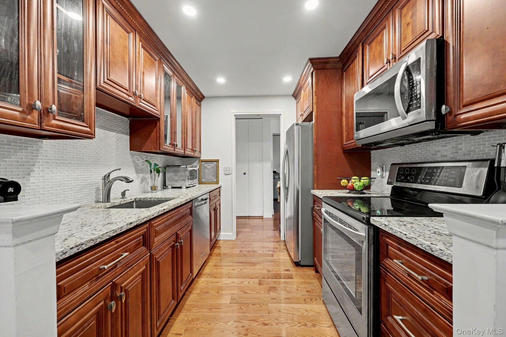 Welcome to High Point!  A premier condo complex in Hartsdale and Westc...