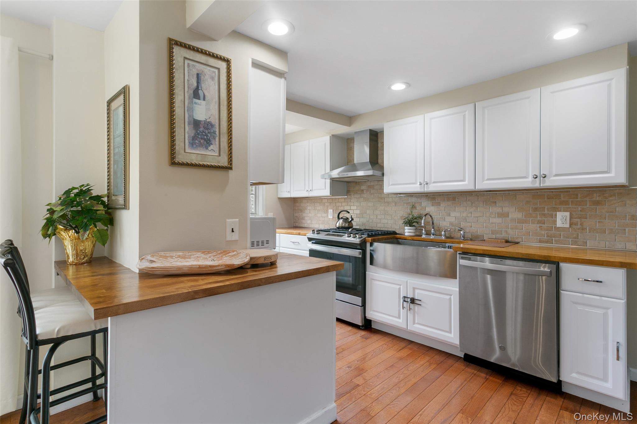 Photo 7 of this property