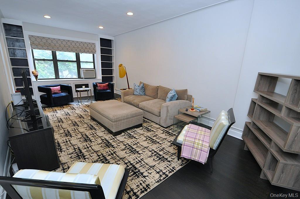 Photo 4 of this property