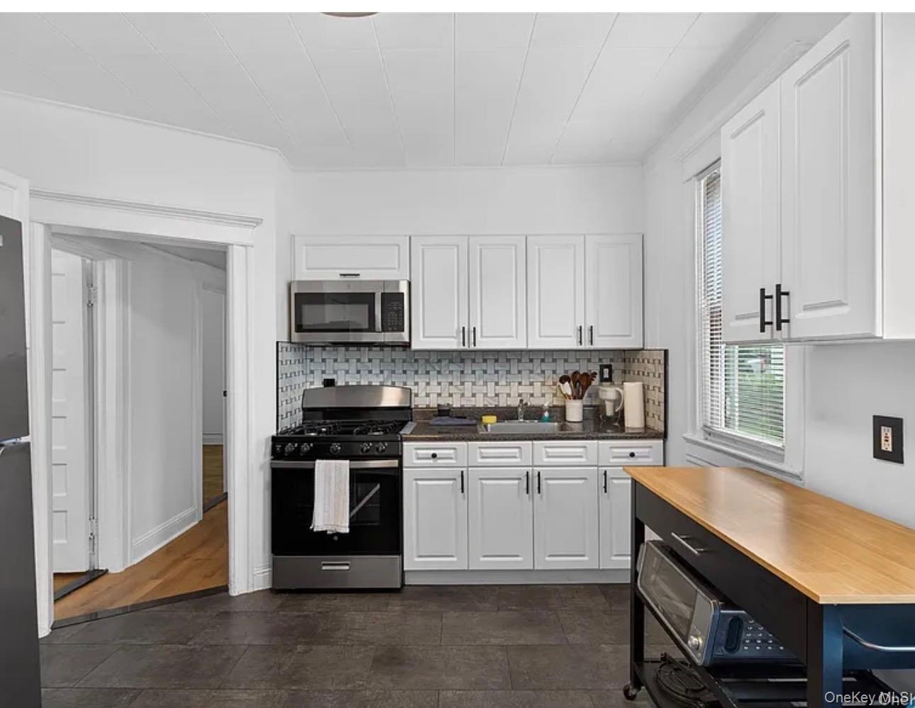 Photo 4 of this property