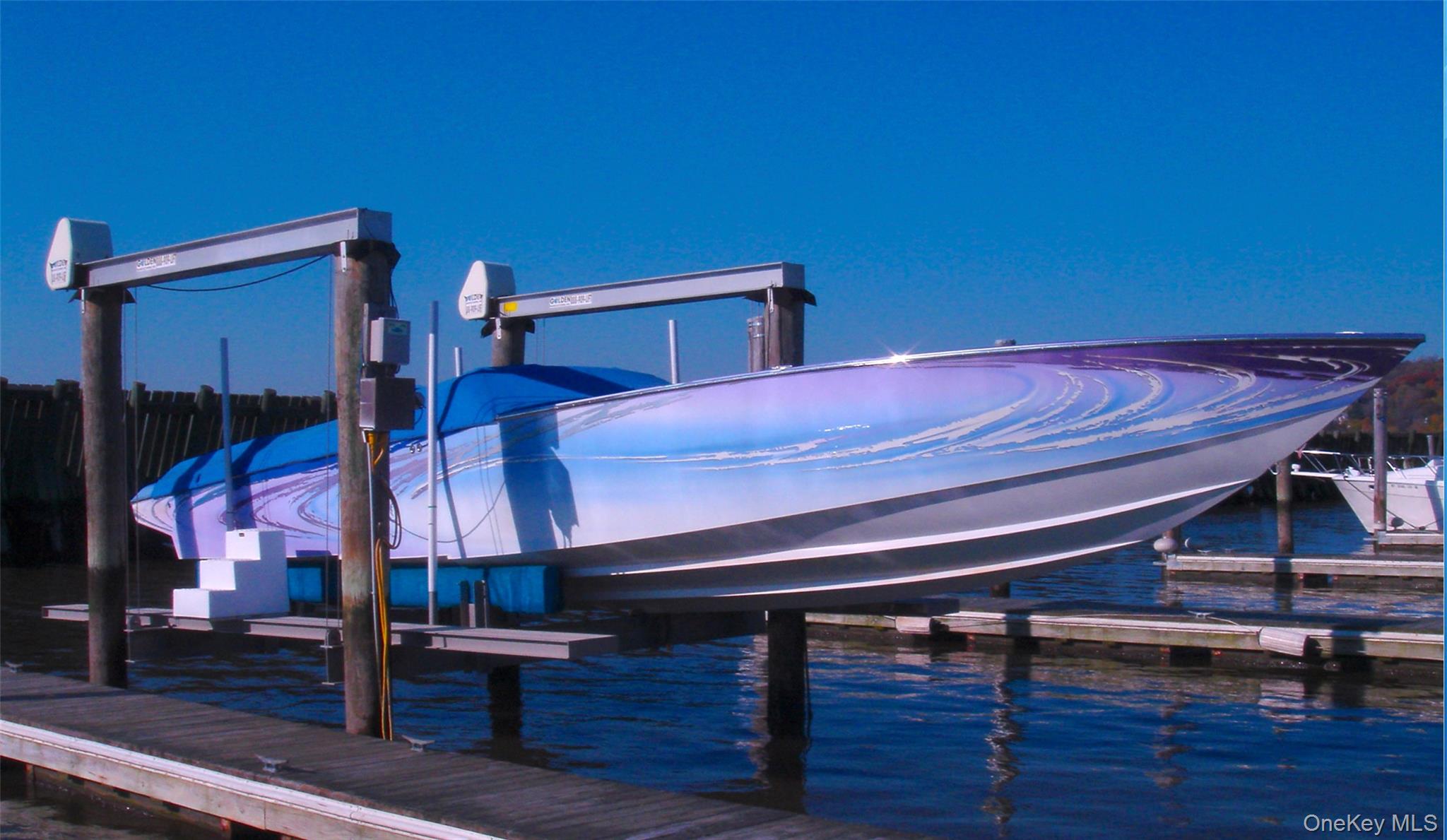 Located in the sought-after Half Moon Bay Marina in Croton-on-Hudson,...