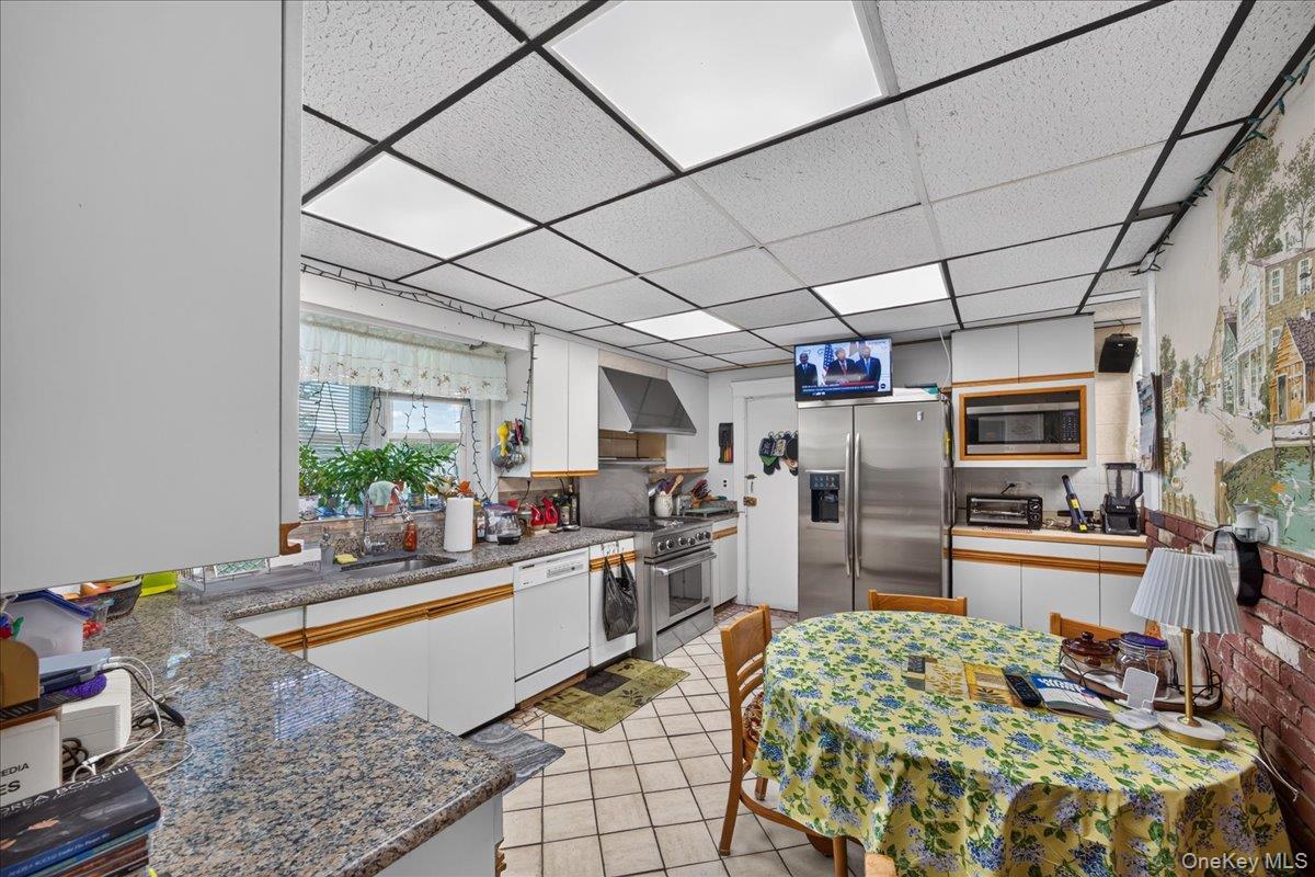 Photo 7 of this property