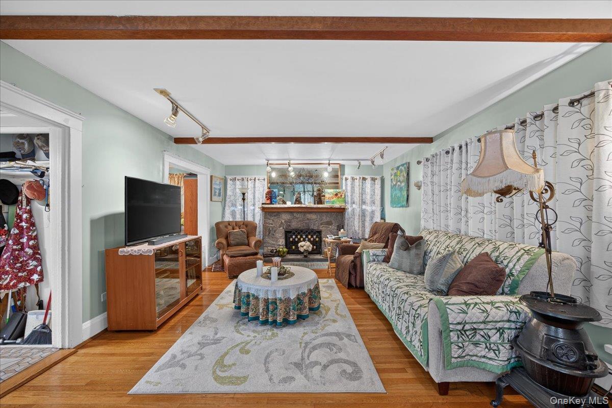 Photo 4 of this property