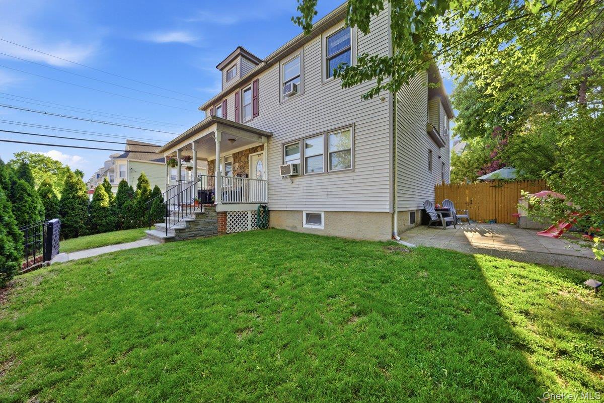 Photo 4 of this property