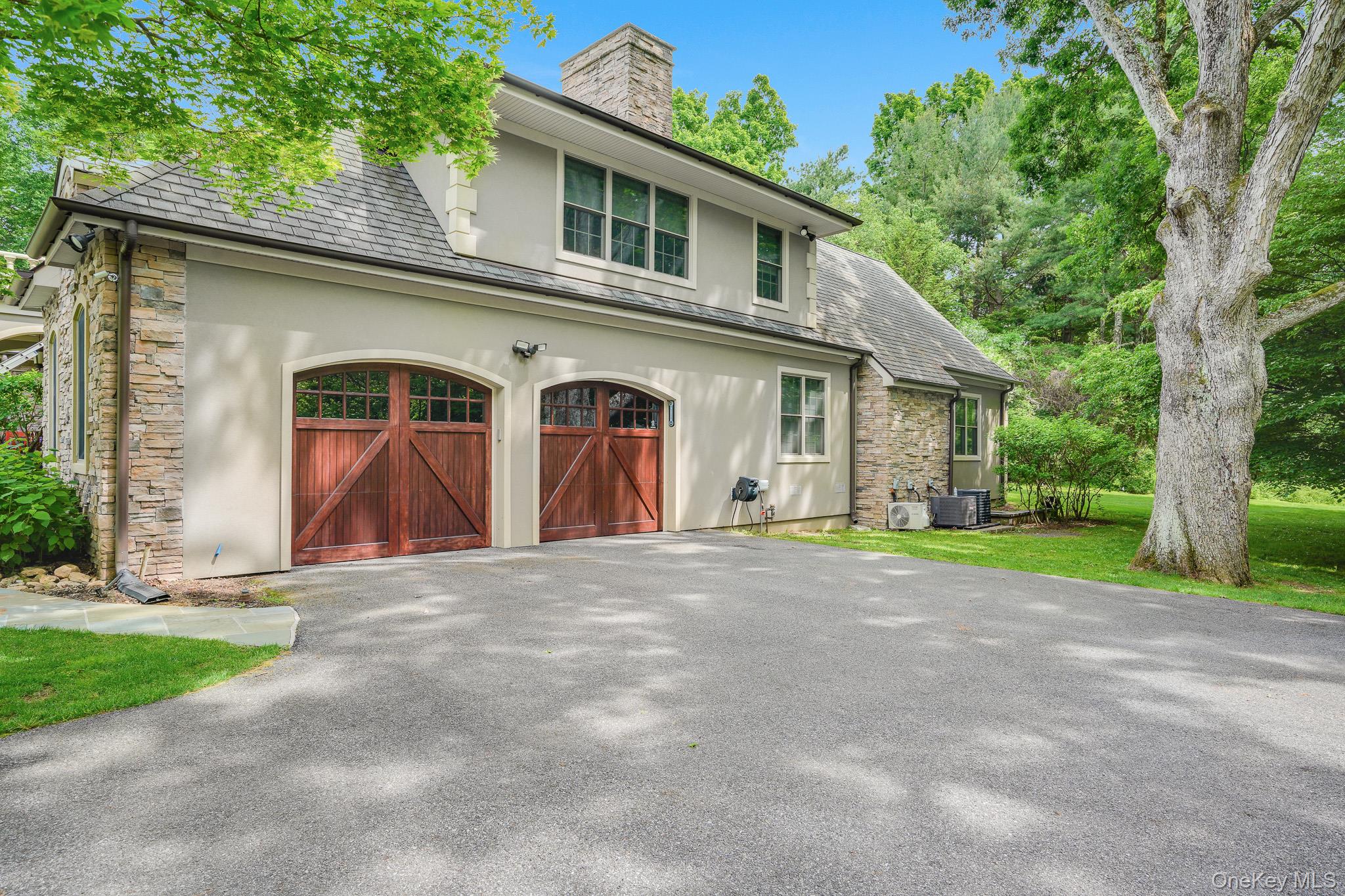 Photo 4 of this property