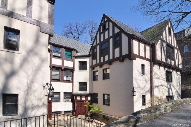 Photo 3 of this property