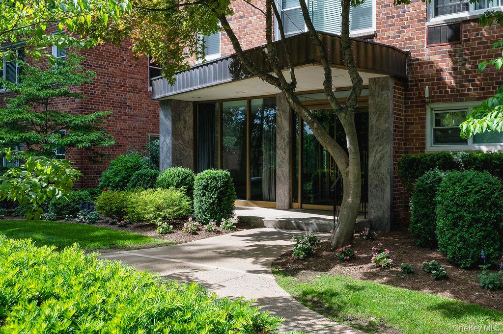 Photo 4 of this property