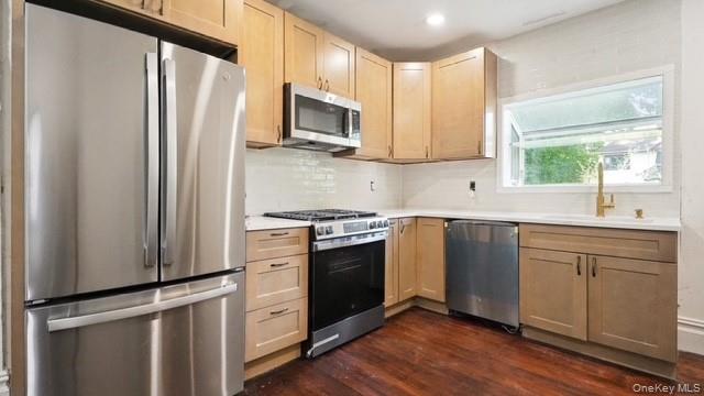 Photo 6 of this property