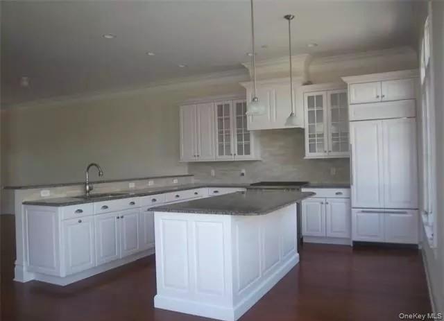 Photo 7 of this property