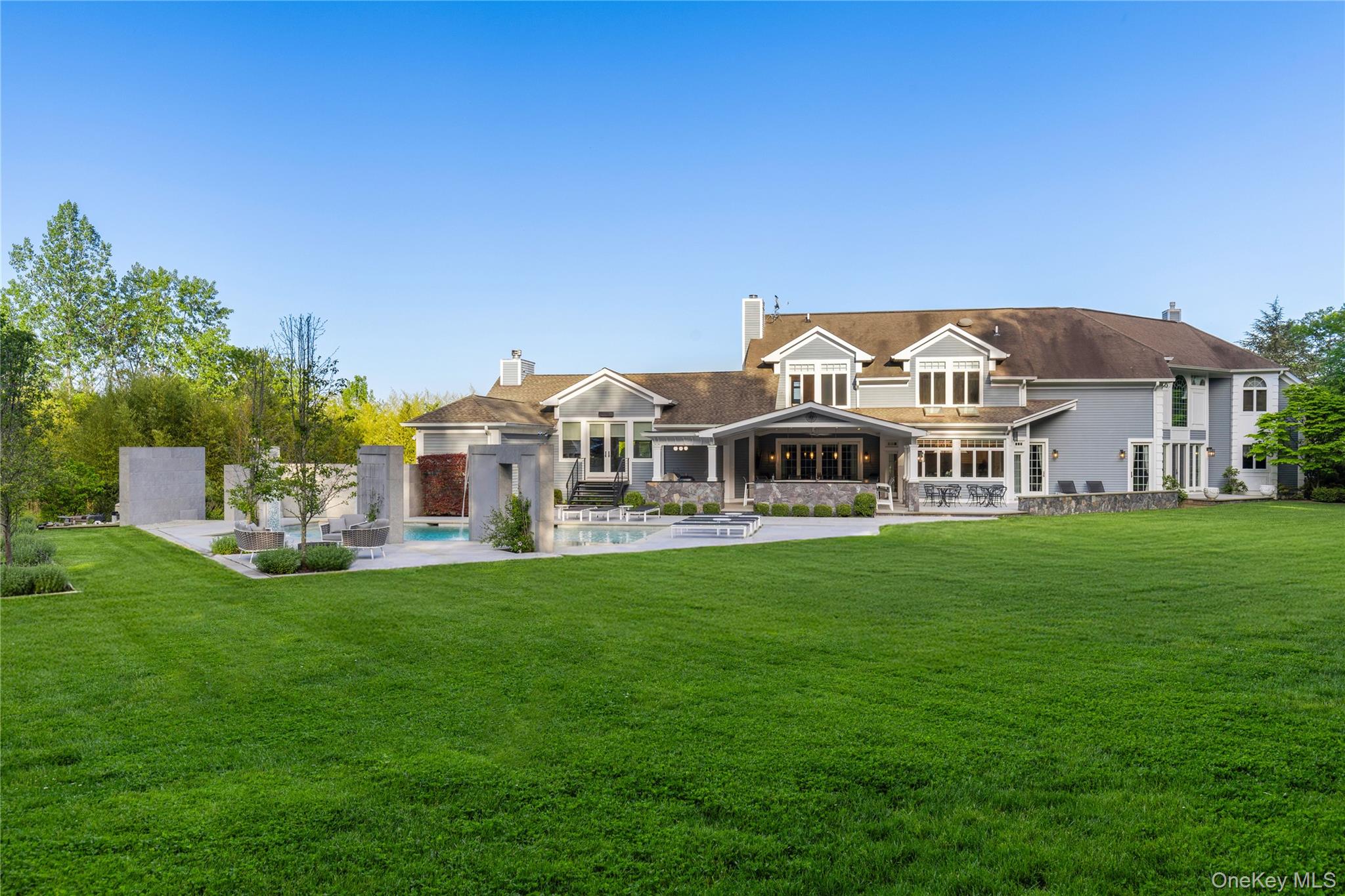 Photo 4 of this property