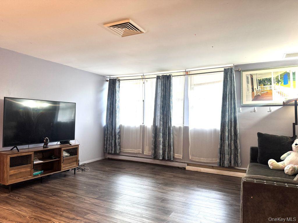 Photo 4 of this property