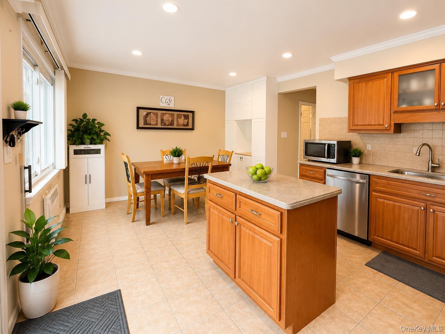 Photo 4 of this property