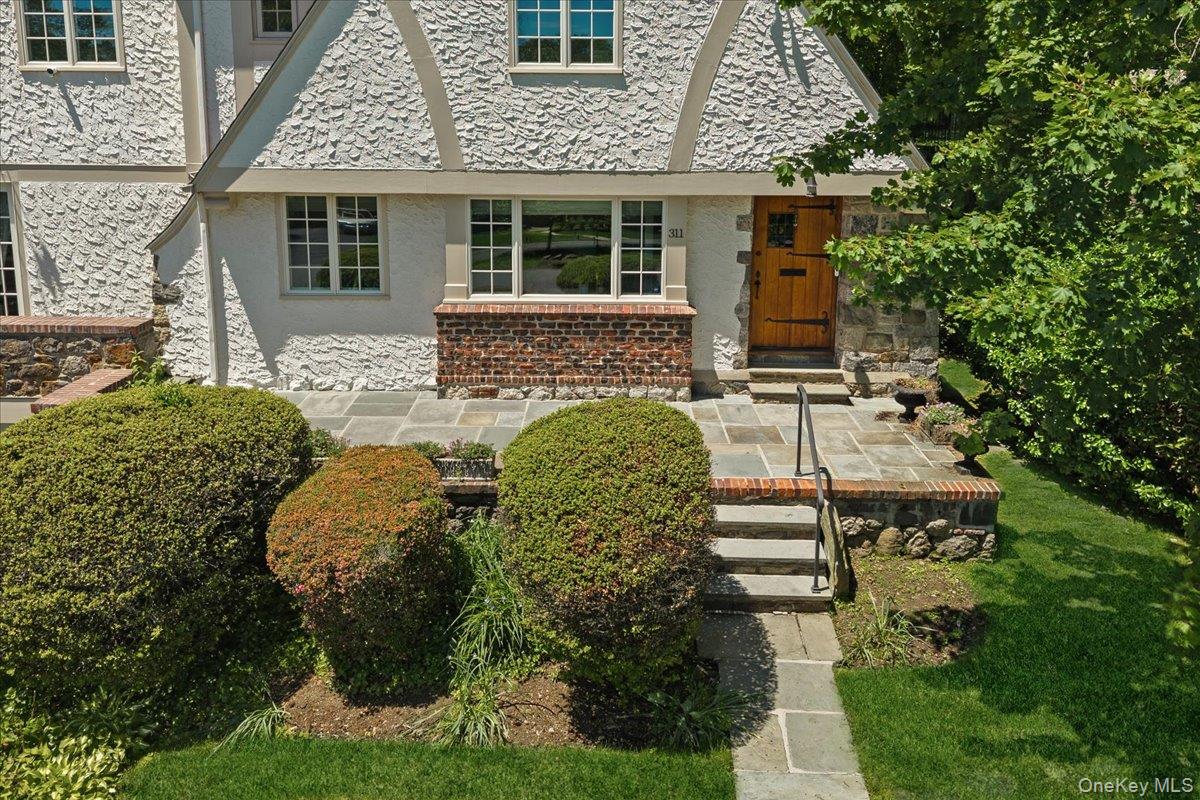 Photo 4 of this property