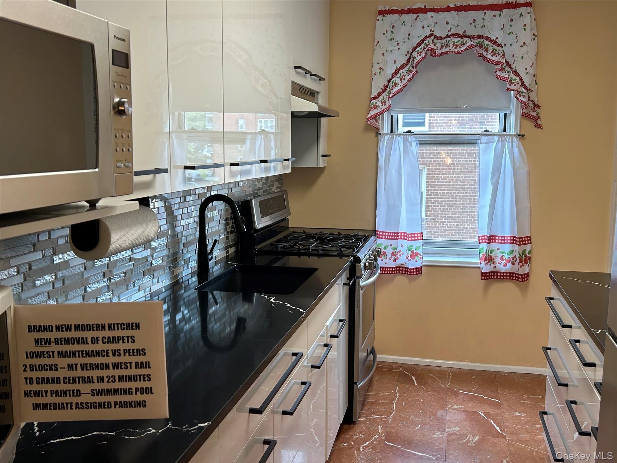 Spacious One-Bedroom Co-Op... Yonkers... CARPETS REMOVED--NOW HIGH GLO...