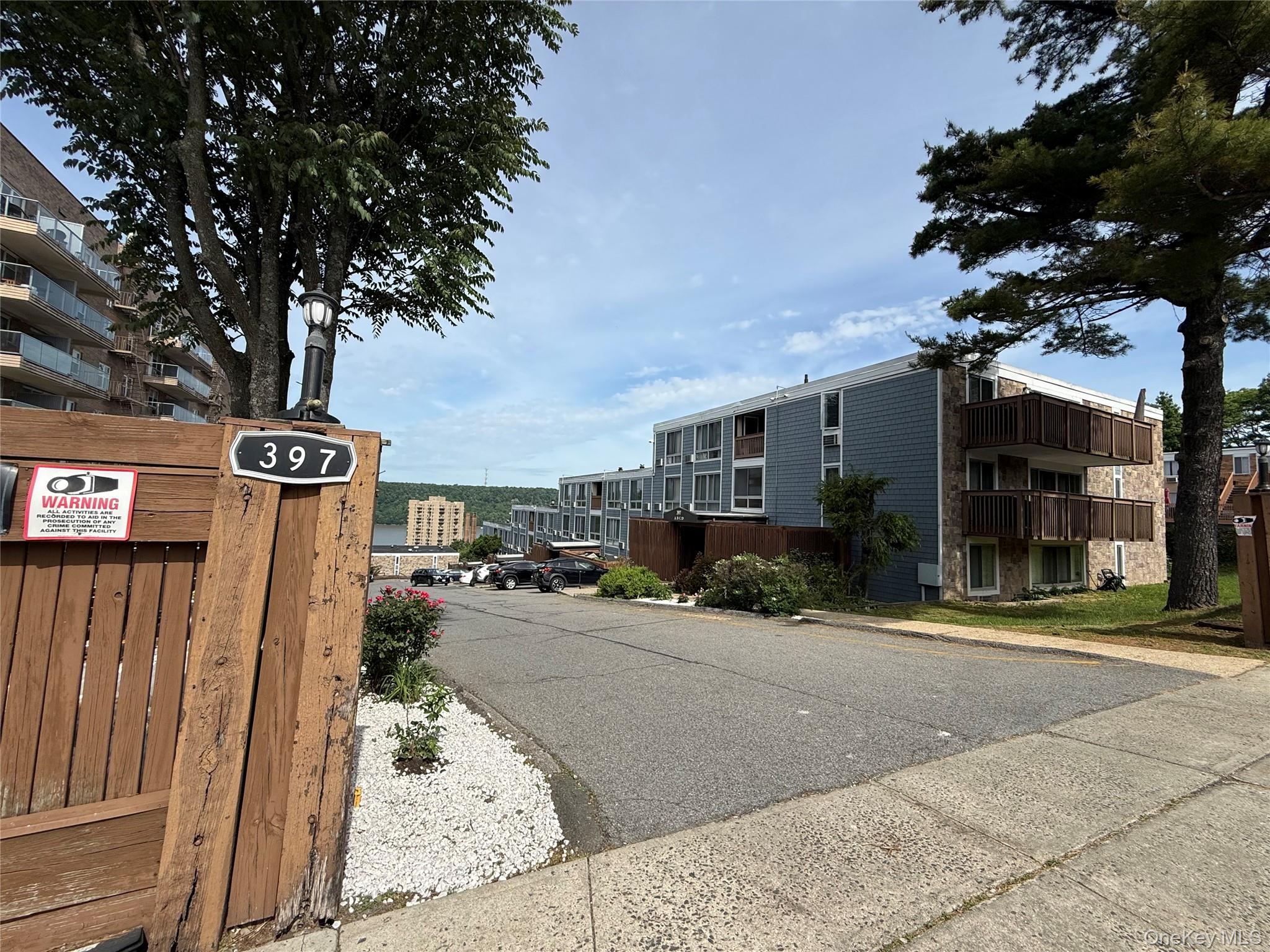 Welcome to 397 N Broadway Unit 2K in Yonkers. This beautifully maintai...