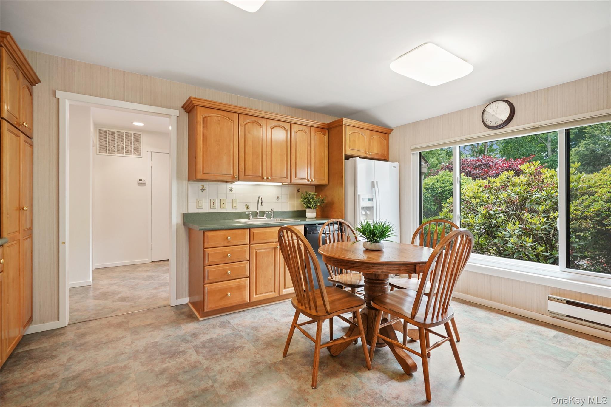 Photo 4 of this property