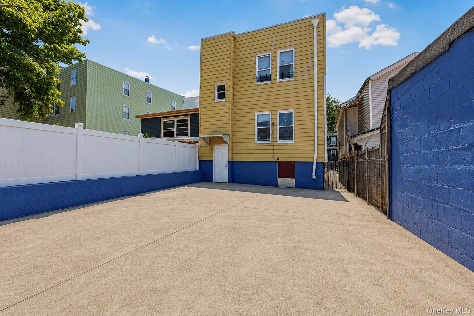 Photo 4 of this property