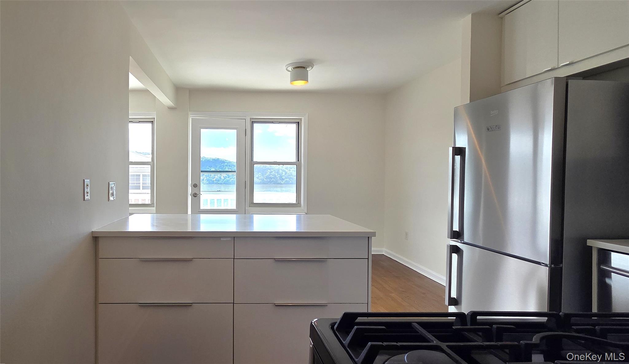 Photo 4 of this property