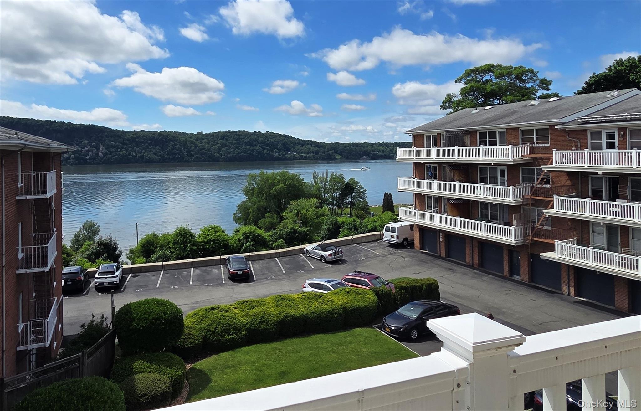 Welcome to The River Edge Community along the Hudson River, where comf...