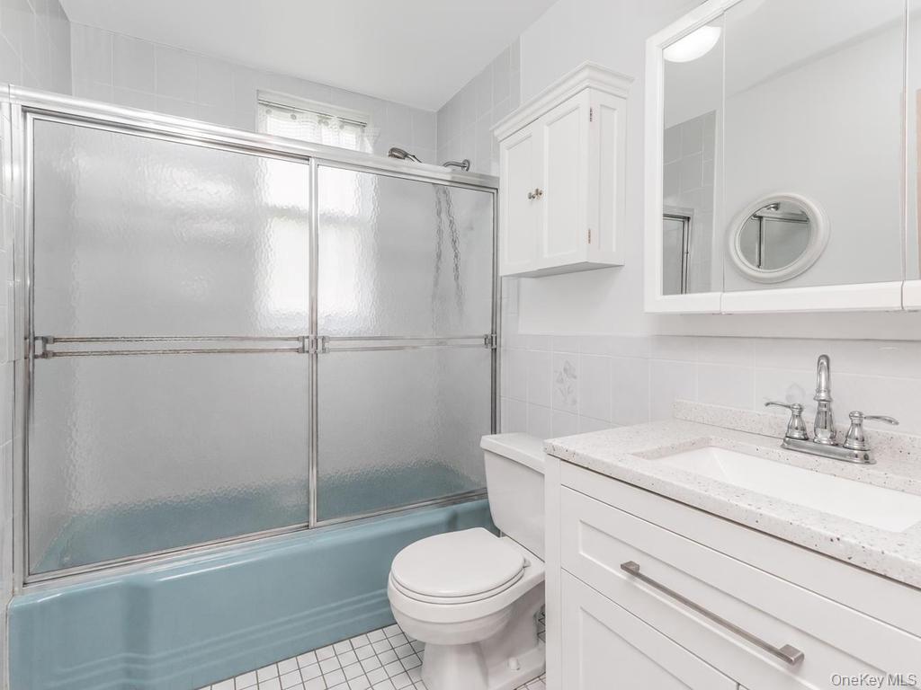 Photo 4 of this property