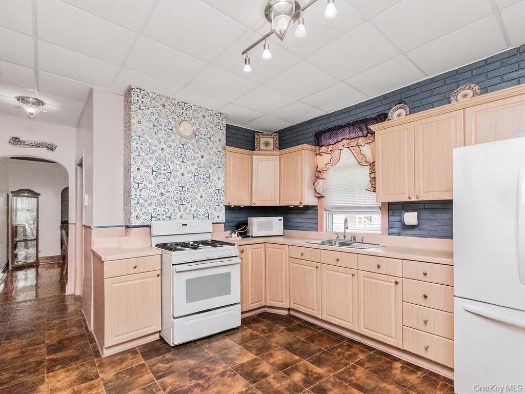 Photo 8 of this property
