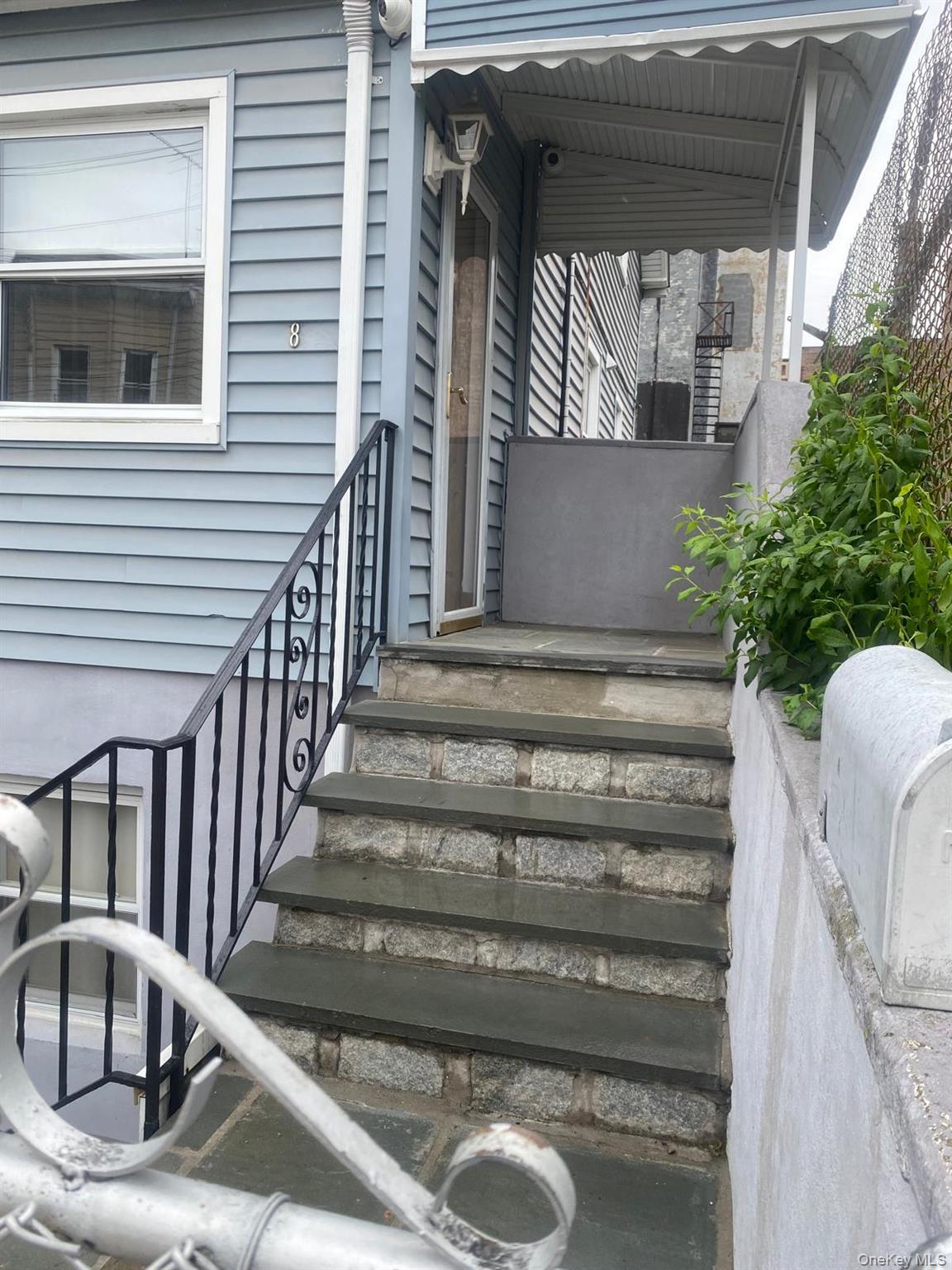 Photo 3 of this property