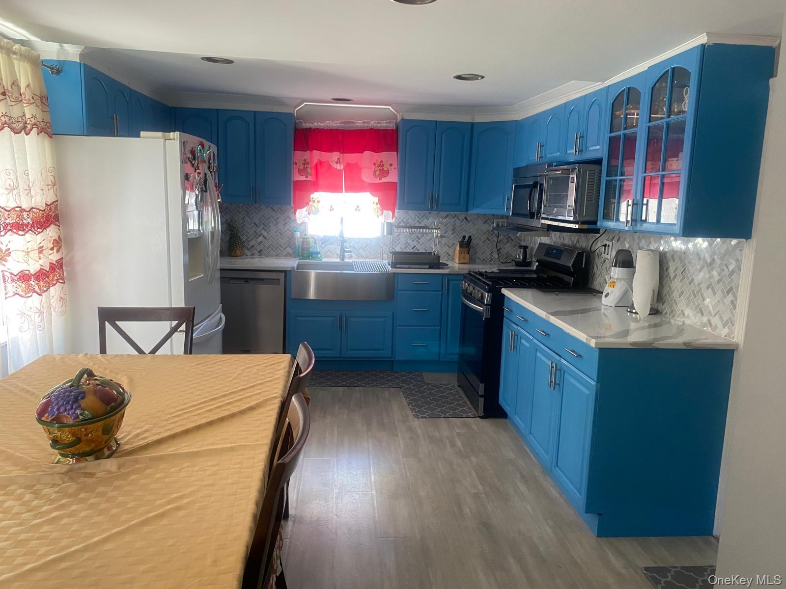 Photo 6 of this property