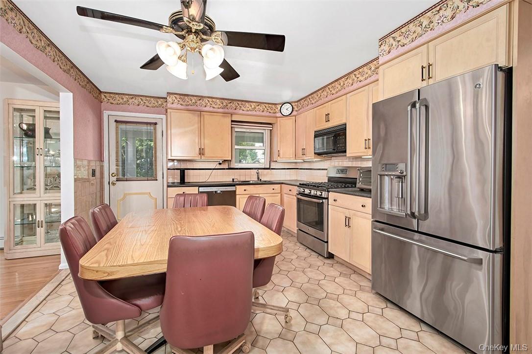 Photo 7 of this property