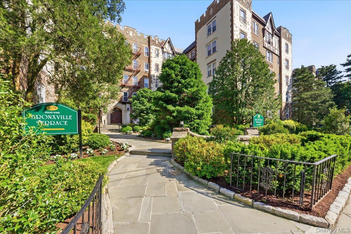 Rarely available 1,450 sq. ft. corner residence at Bronxville Terrace,...