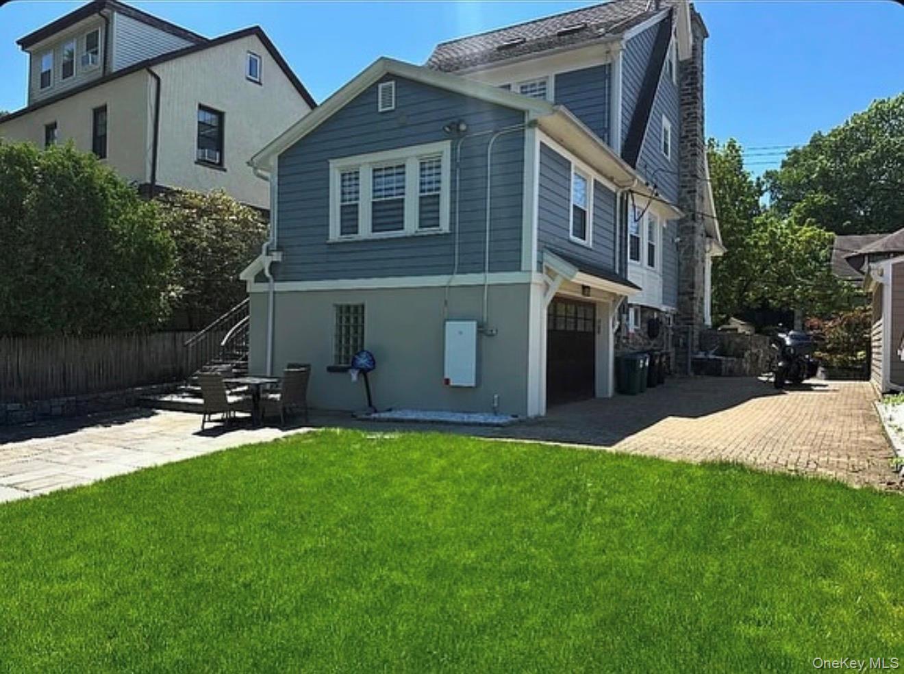 Photo 4 of this property