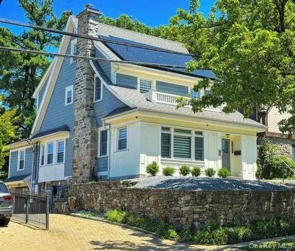Fully Renovated Smart Home with Solar, Tesla Powerwall, EV Charging &...