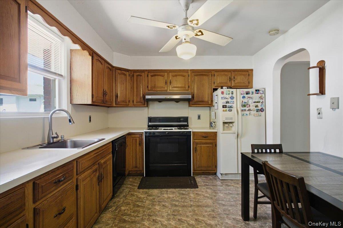 Photo 7 of this property