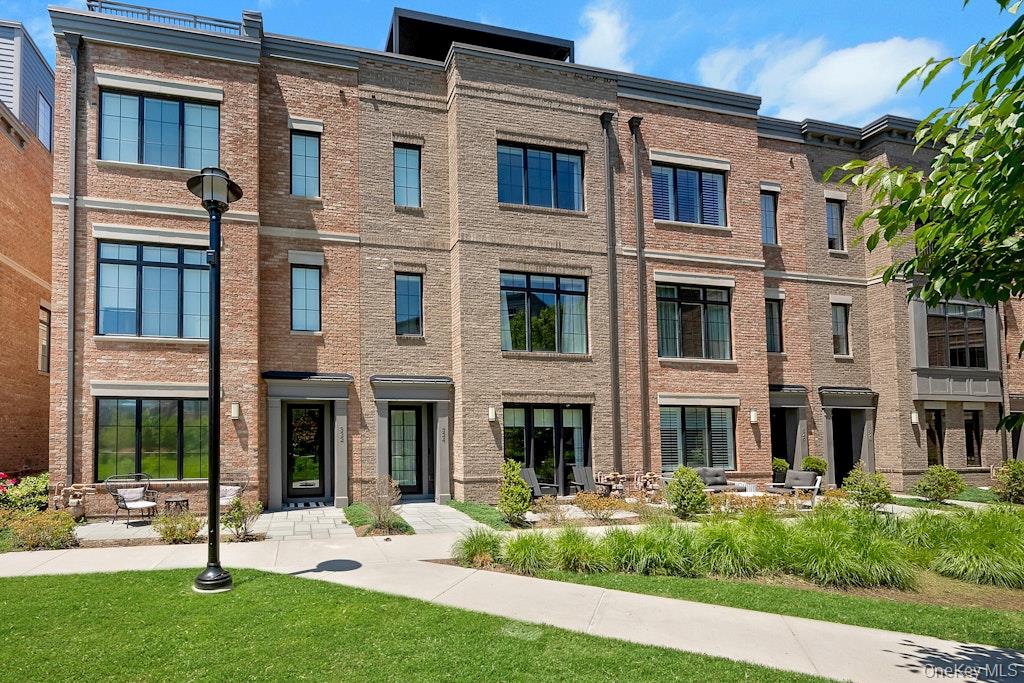 The Layout and First Impressions Living in this modern, four-level end...