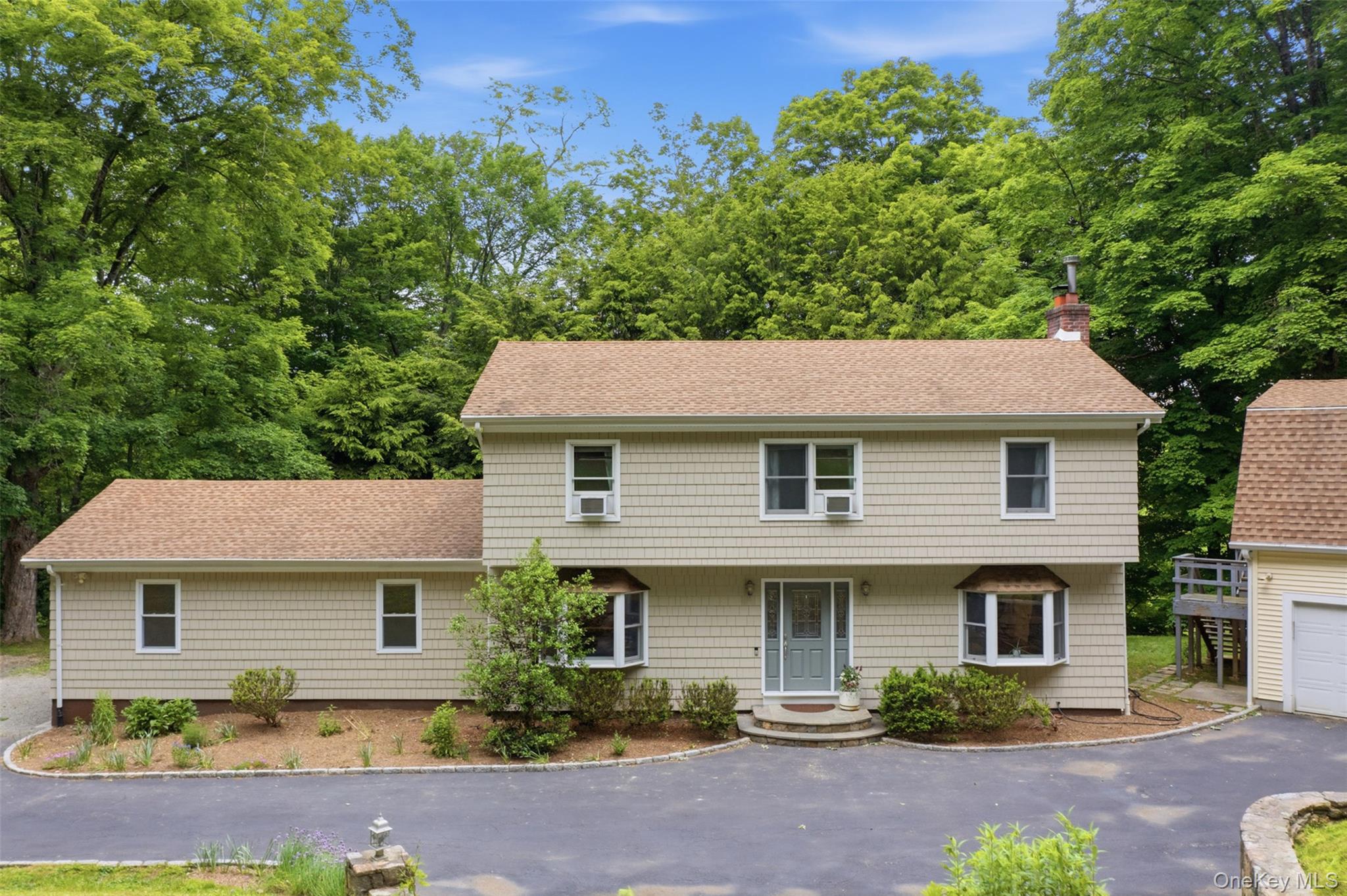 Private updated retreat within minutes to Scott's Corners, and across...