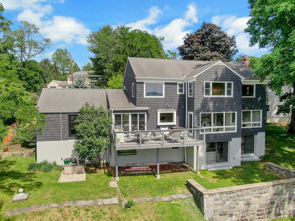 Riverviews!!! Riverviews!!! Riverviews!!!
This exceptional Tarrytown h...