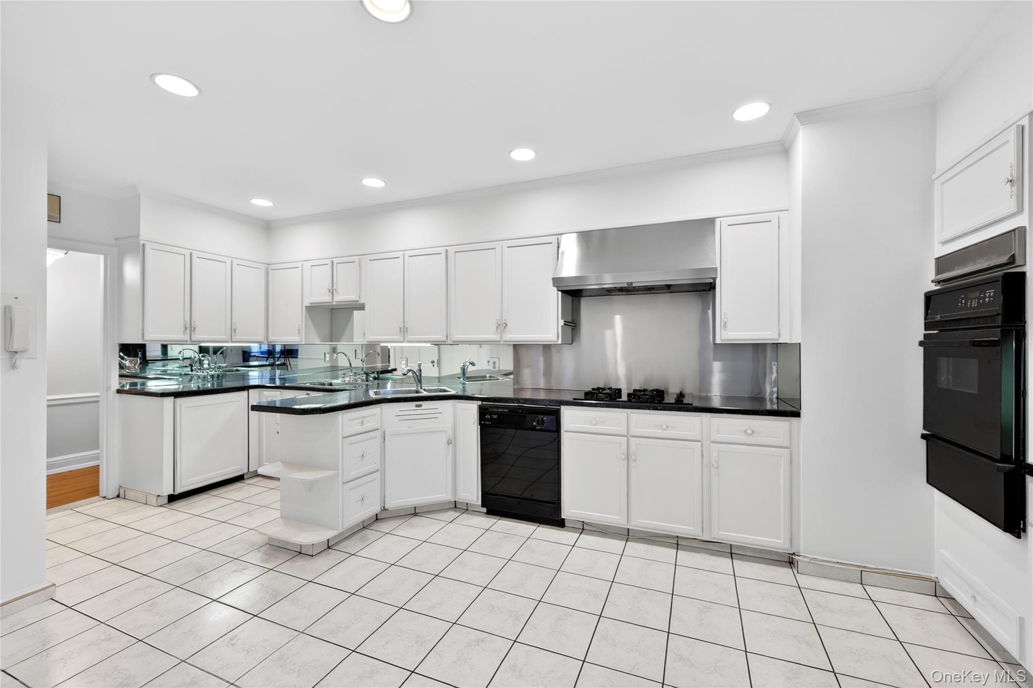 Photo 7 of this property
