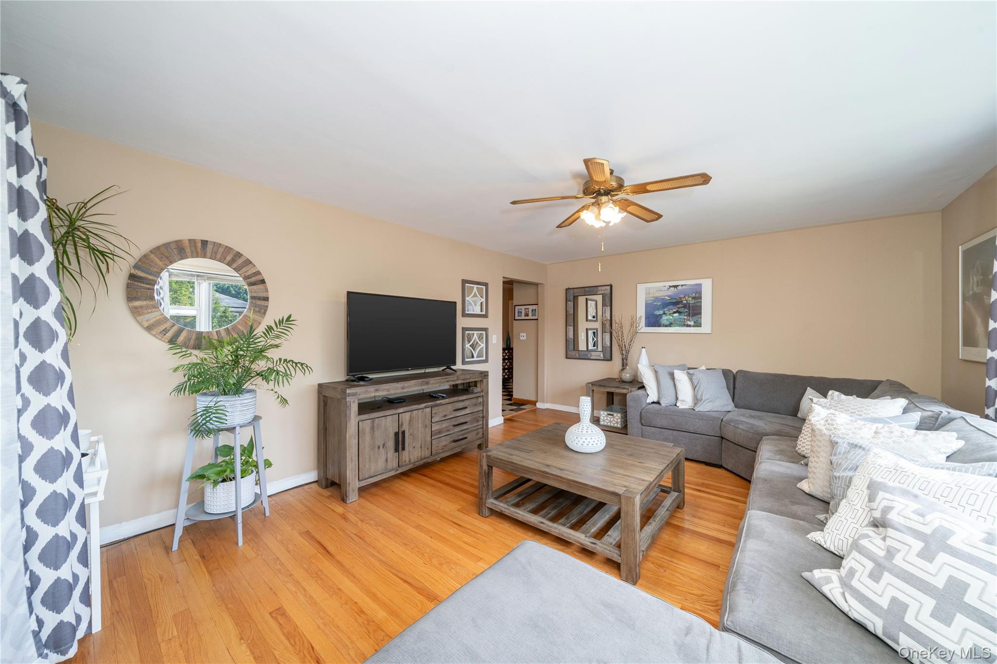Photo 4 of this property