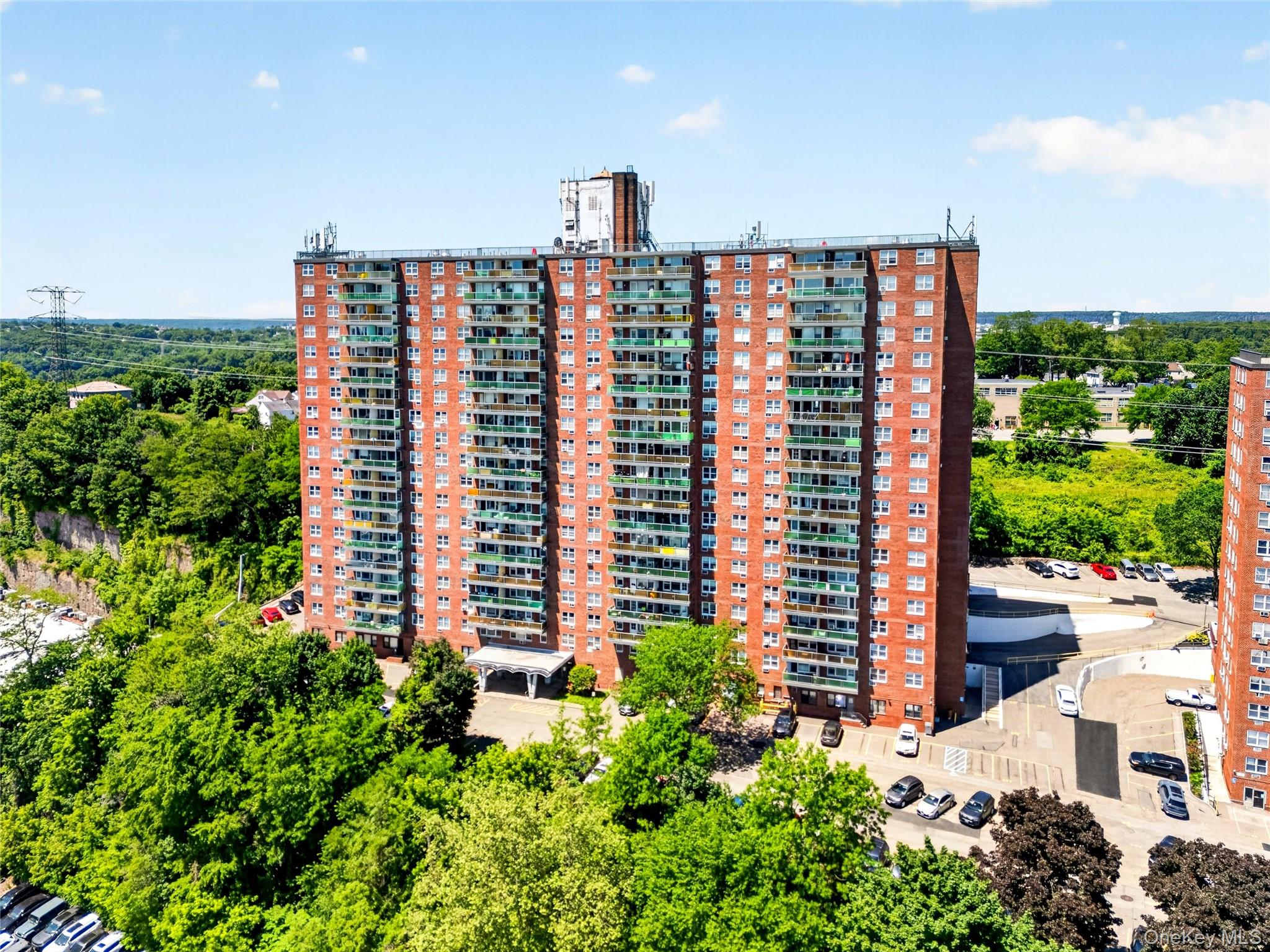 Get ready to fall in love as soon as you step into this unmatched 2-be...