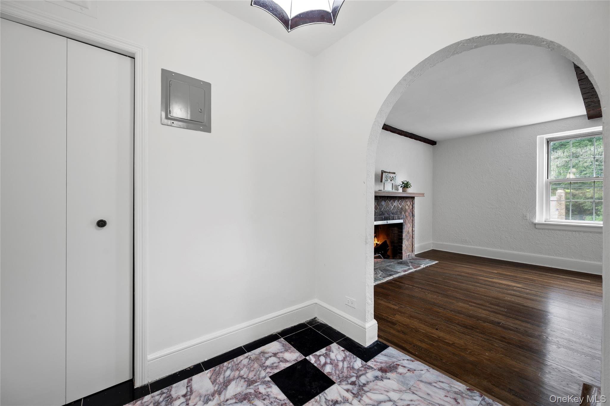 Photo 4 of this property