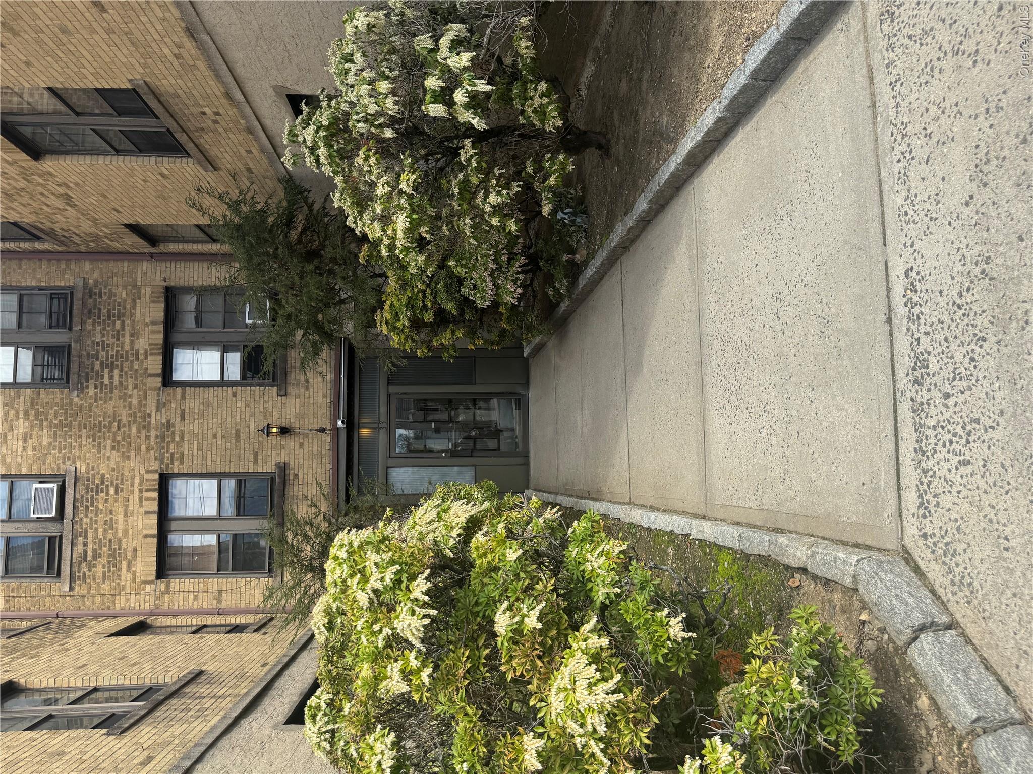 SHOWINGS SCHEDULED THIS FRIDAY 10/09/2026 FROM 4-6PM AND SATURDAY 10/0...