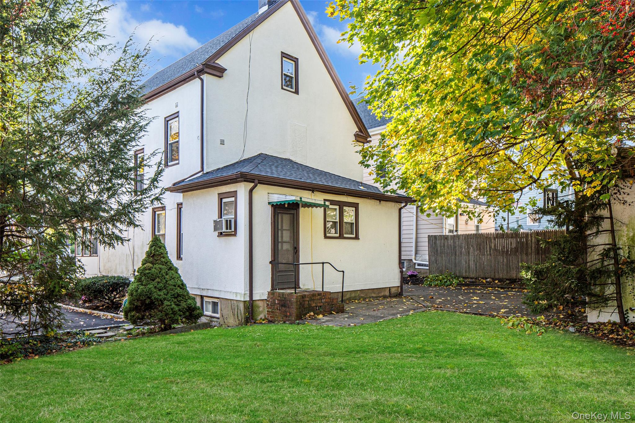 Photo 3 of this property