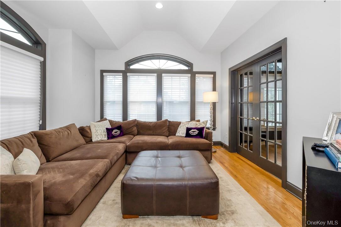 Photo 4 of this property