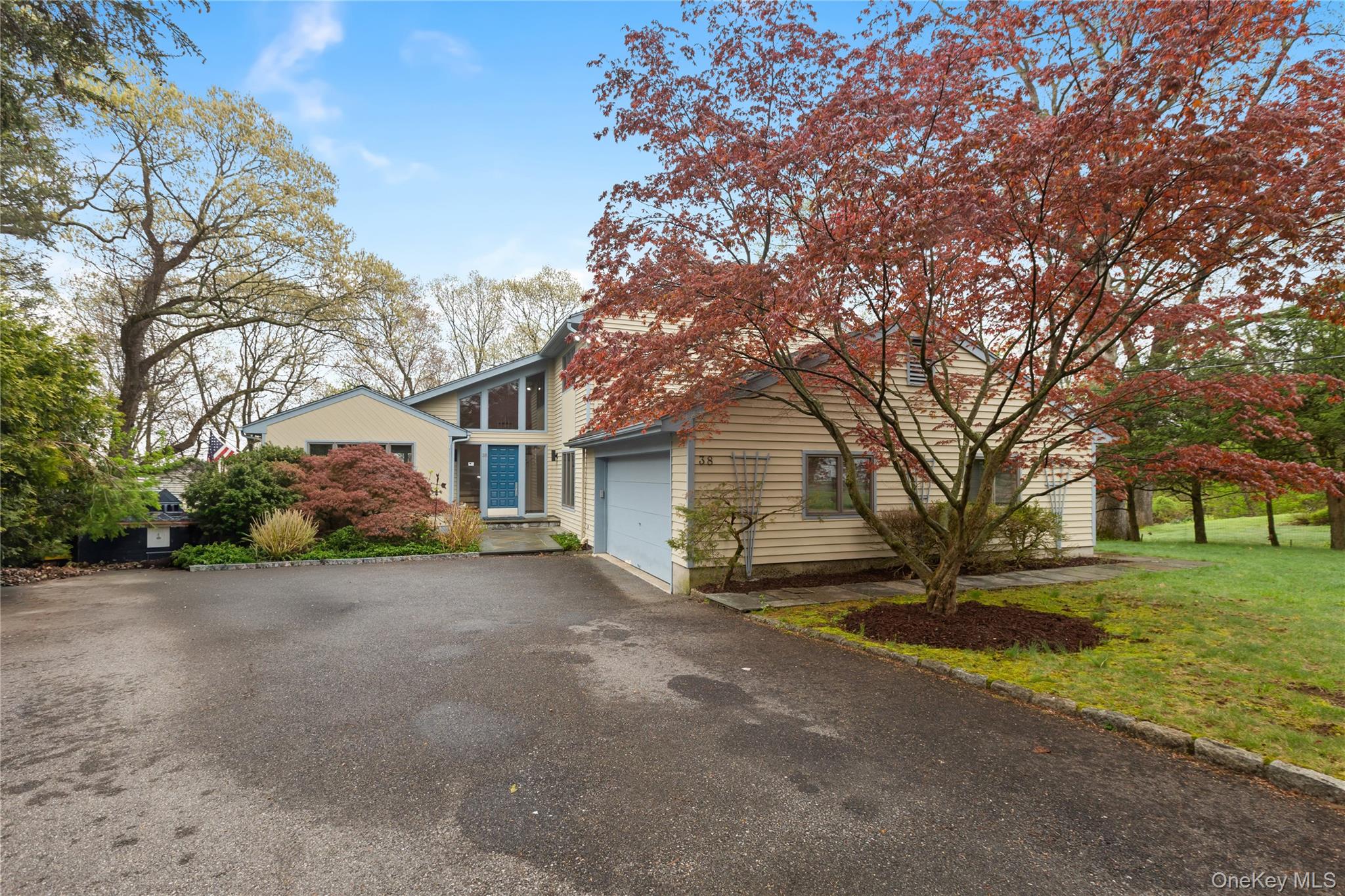 Rare opportunity to own in this highly sought-after neighborhood! Beau...