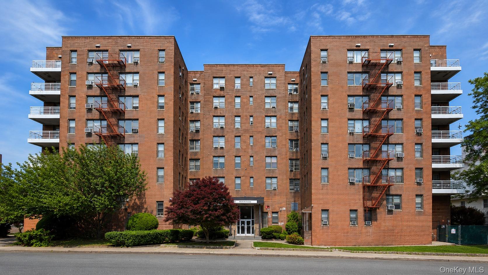 Commuter's dream! Ideally located with convenient access to Metro-Nort...