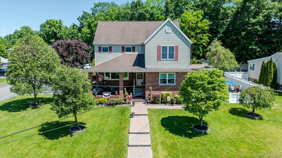 Welcome home to this lovely Colonial located in the highly desirable T...