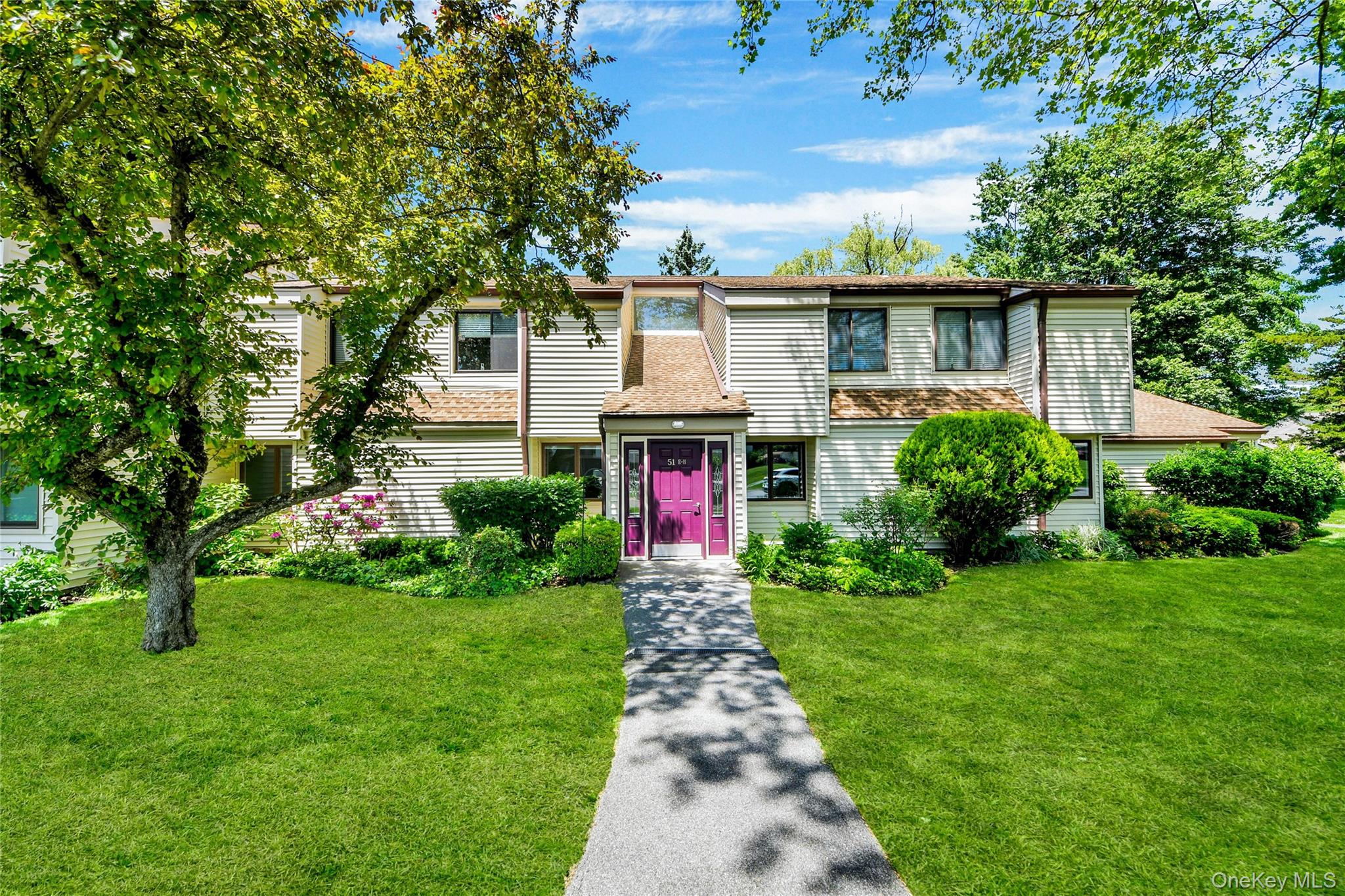 This beautifully renovated, ground-floor 2-bedroom, 2-bathroom turnkey...