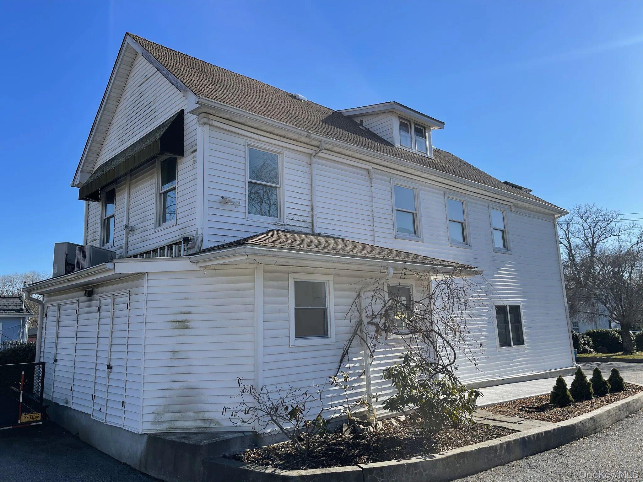 Rare Commercial property in heart of Commercial district in Mount Kisc...